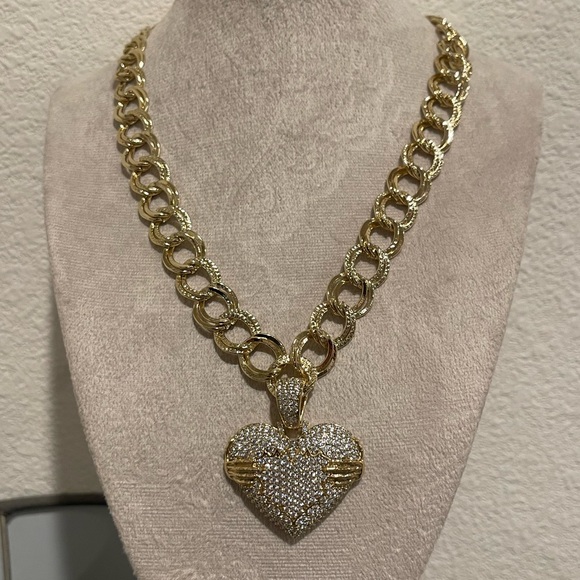14k Gold Plated Heart Pendant Necklace - Picture 2 of 4